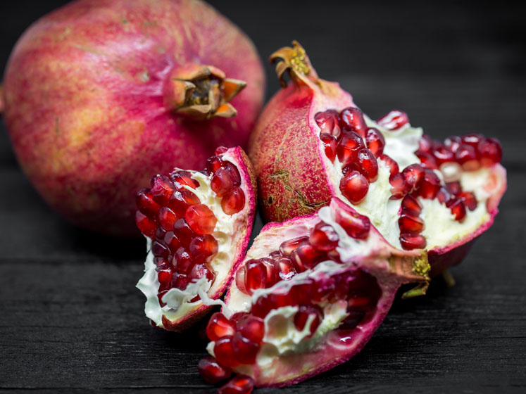 Pomegranate: natural nutrition for skin and hair