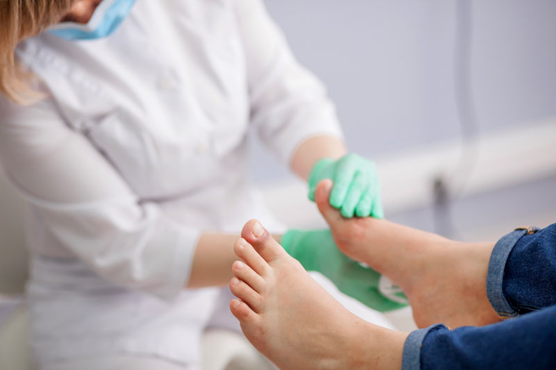 Breakthrough in diabetic foot ulcer care: botanical-based gel shows strong potential in healing and pain reduction