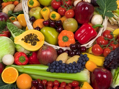 Dietary carotenoids and vitamin C inversely correlate to lung cancer risk