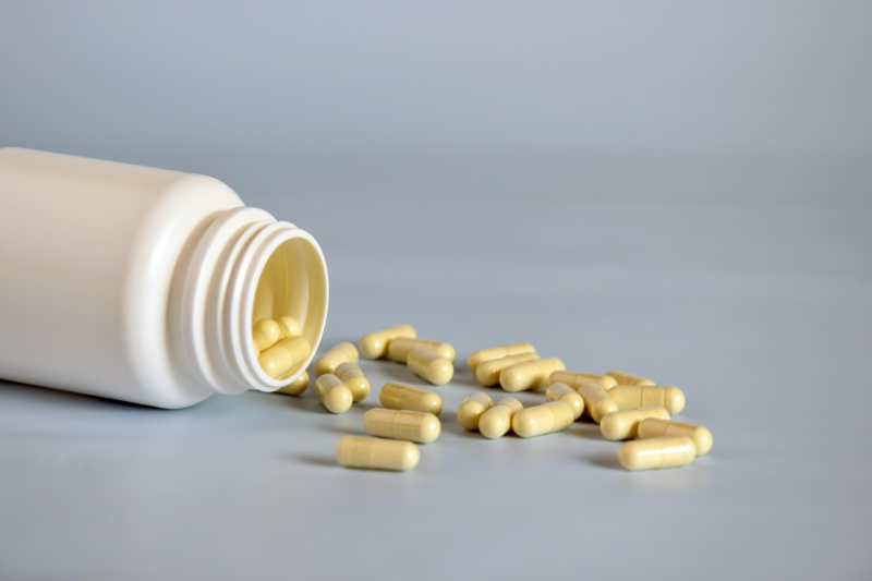 Improving probiotic stability with label friendly excipients and molecular sieve desiccants