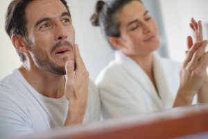 Lycored survey shows men and women clash on skin health