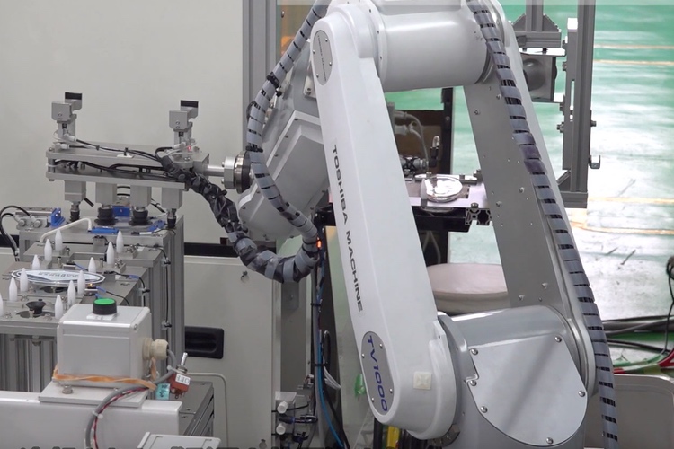 Toshiba Machine changes name after Toshiba Corp split